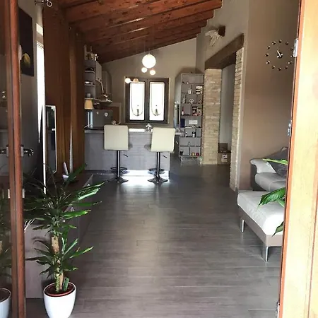 Panorama Penthouse Con Giardino Privato Διαμέρισμα *